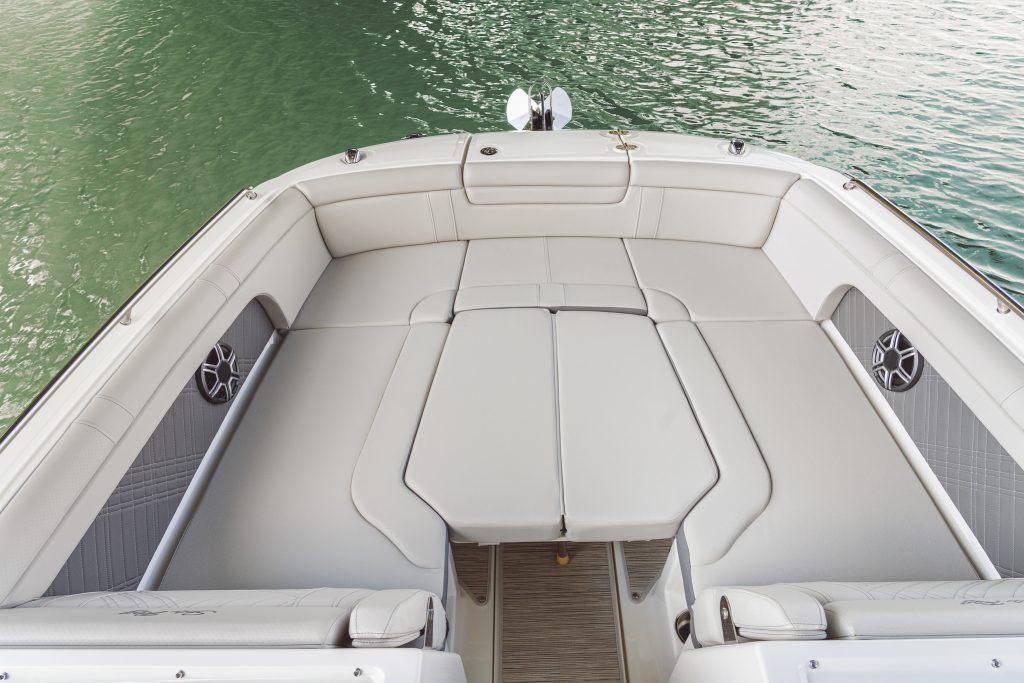 SDX 290 Outboard bow seating with filler cushion