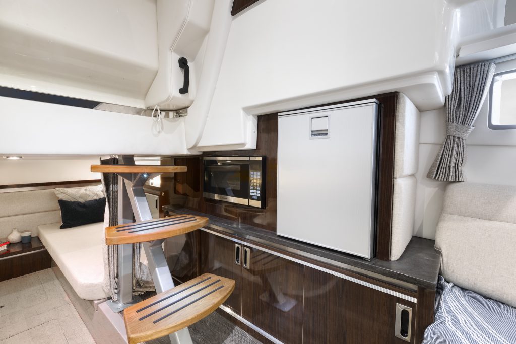 Sundancer 320 day galley