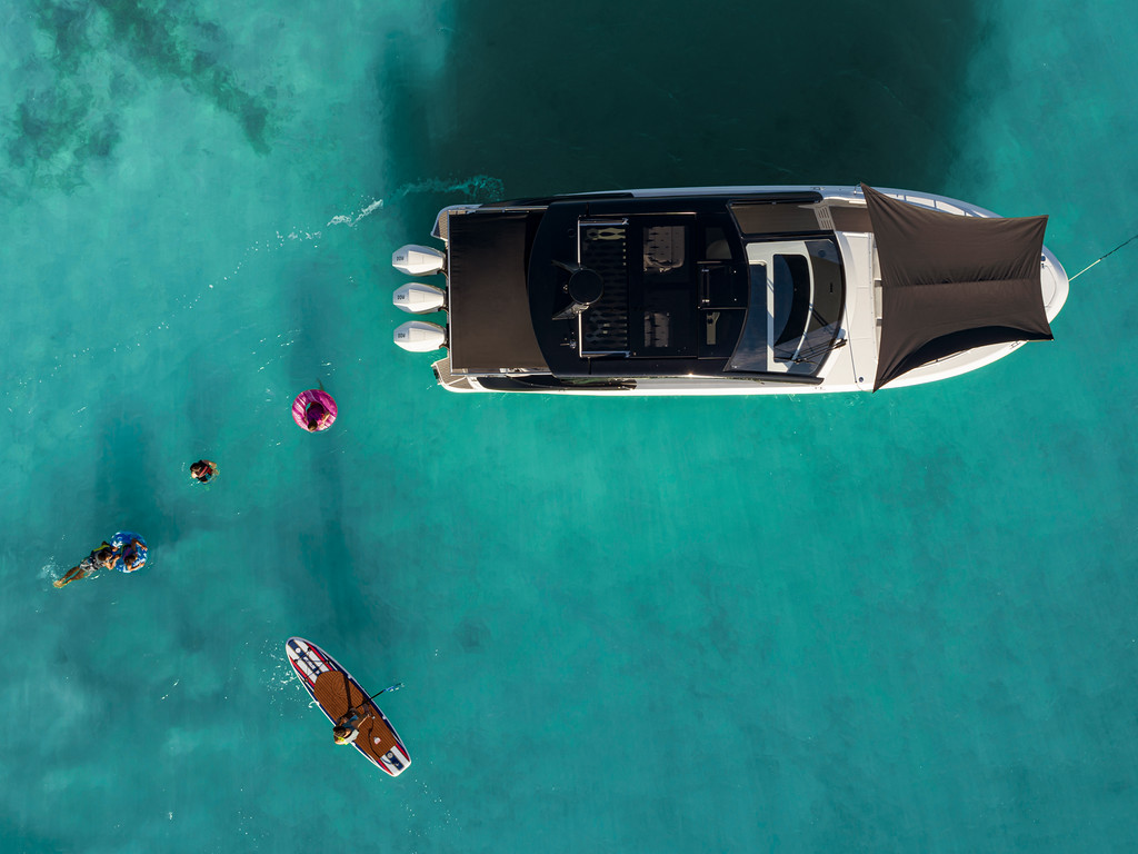 Sea Ray 370 Sundancer OB 2027 (10)
