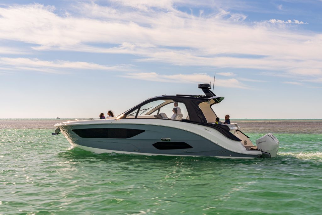 Sea Ray 370 Sundancer OB 2027 (100)
