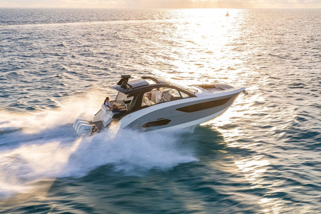 Sea Ray 370 Sundancer OB 2027 (105)