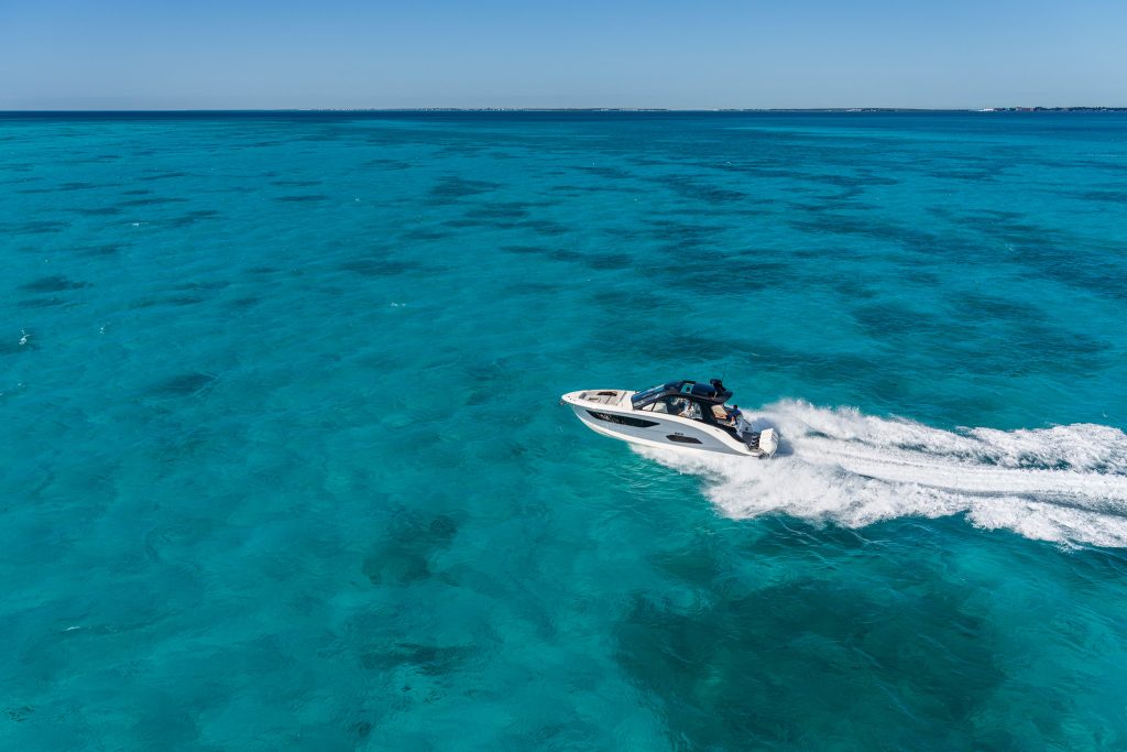 Sea Ray 370 Sundancer OB 2027 (110)