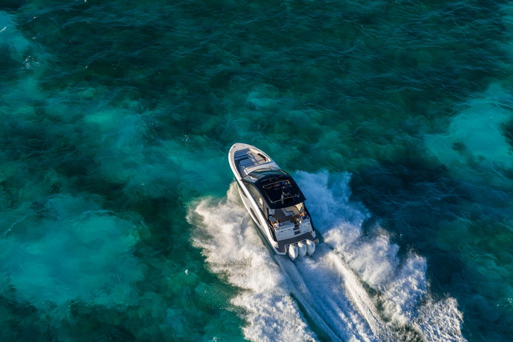 Sea Ray 370 Sundancer OB 2027 (124)