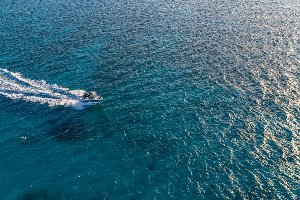 Sea Ray 370 Sundancer OB 2027 (128)