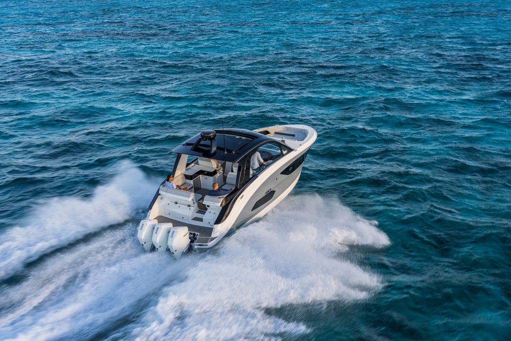 Sea Ray 370 Sundancer OB 2027 (134)