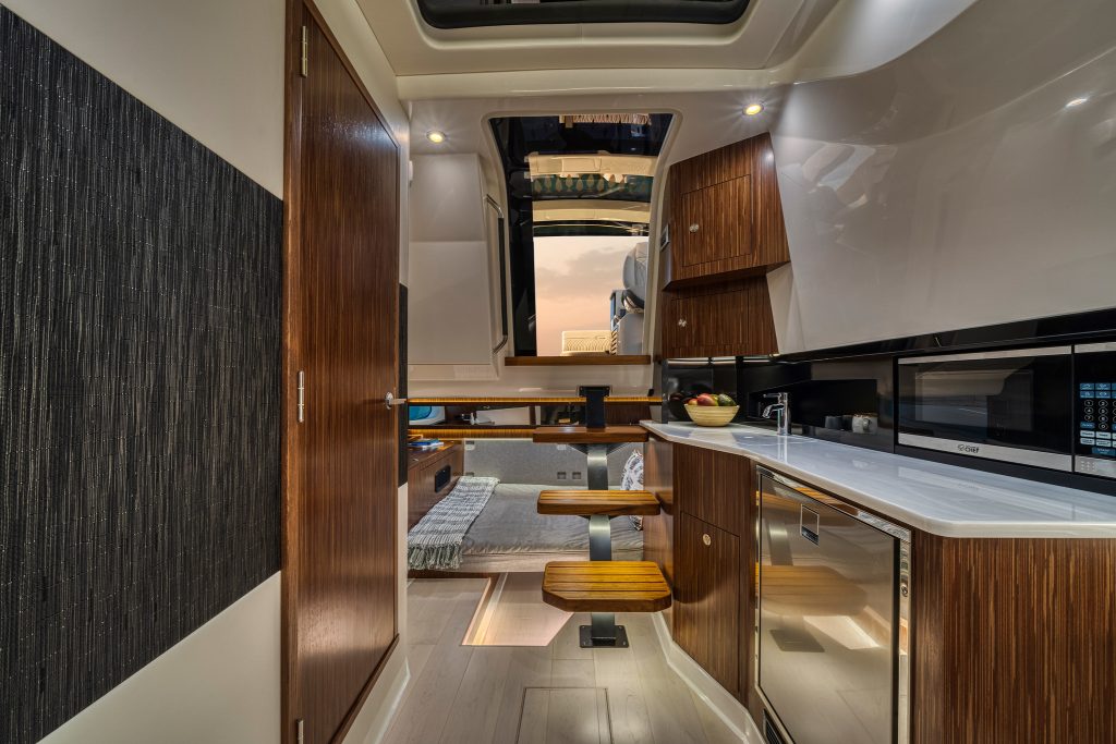 Sea Ray 370 Sundancer OB 2027 (145)