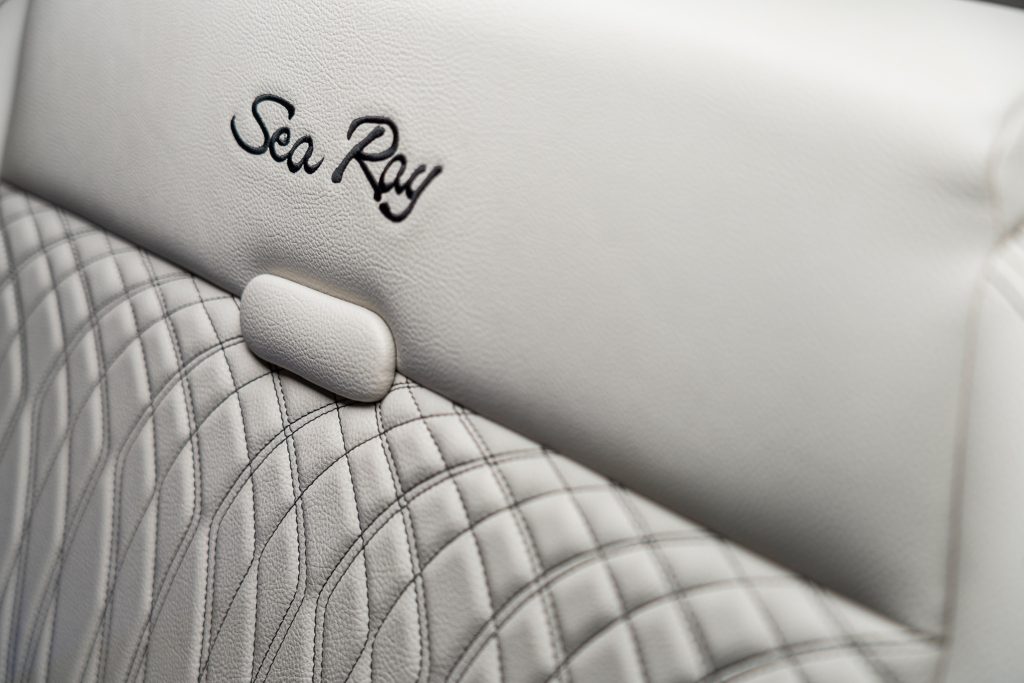 Sea Ray 370 Sundancer OB 2027 (160)