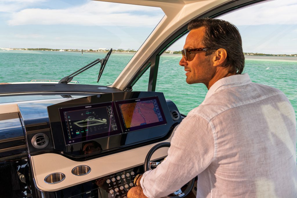 Sea Ray 370 Sundancer OB 2027 (28)