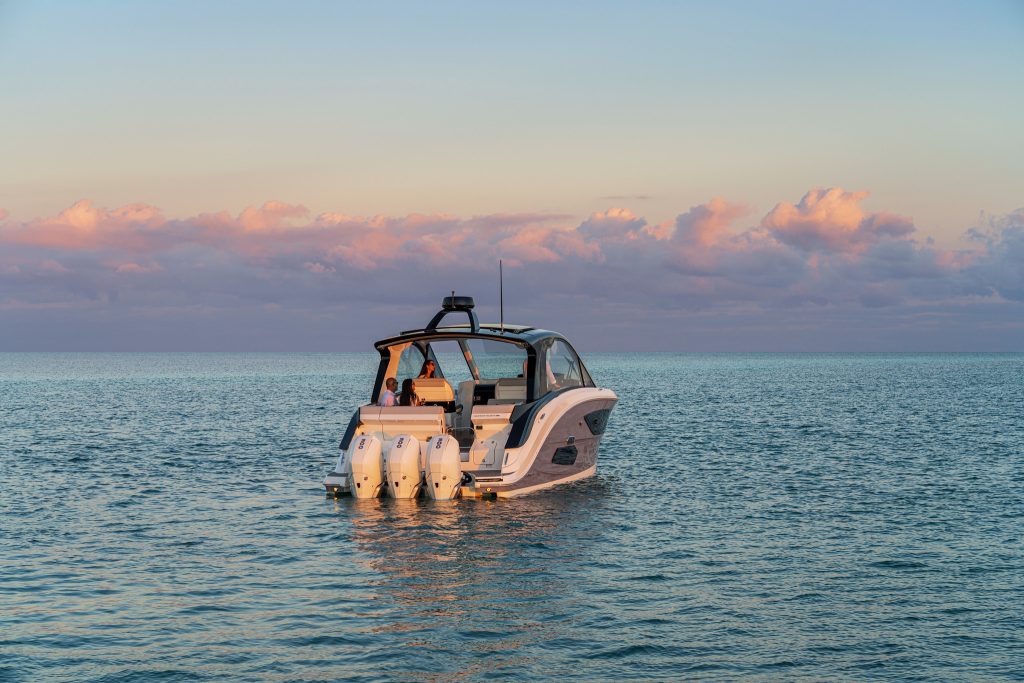 Sea Ray 370 Sundancer OB 2027 (43)