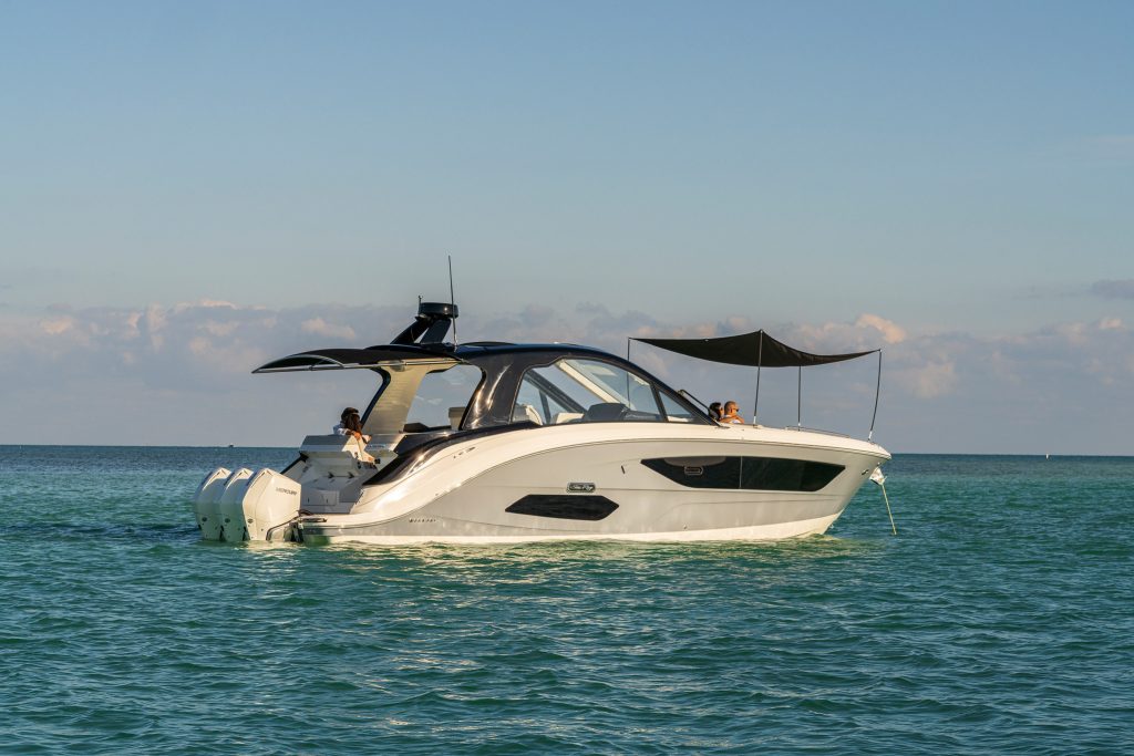 Sea Ray 370 Sundancer OB 2027 (44)