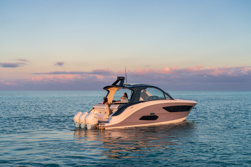 Sundancer 370 Outboard