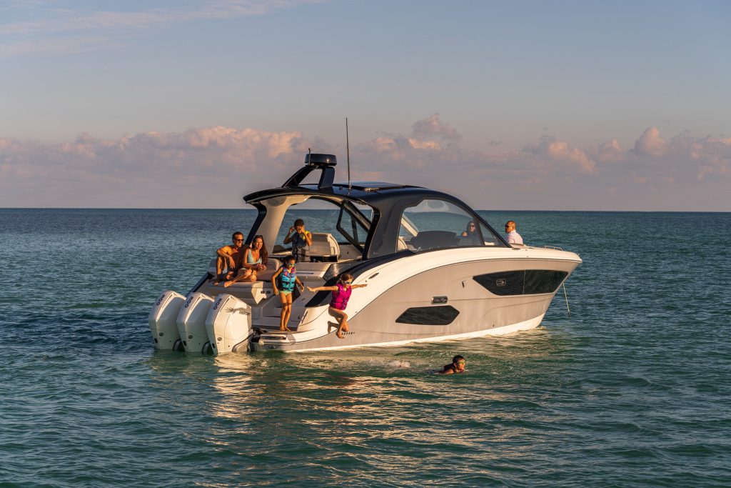 Sea Ray 370 Sundancer OB 2027 (49)