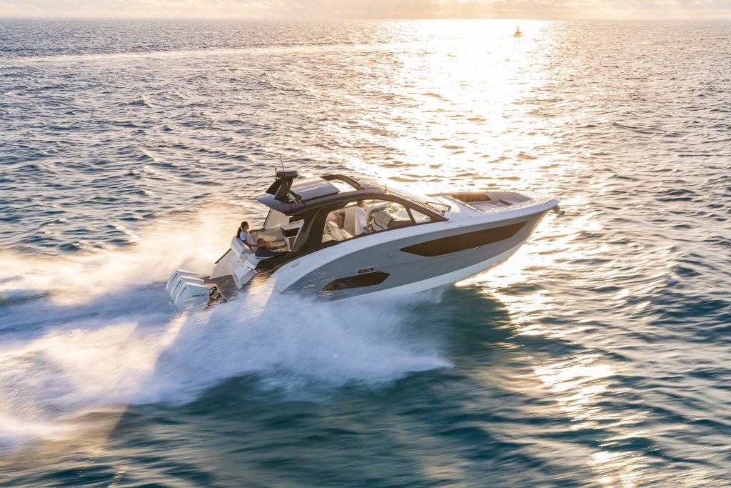 Sea Ray 370 Sundancer OB 2027 (70)