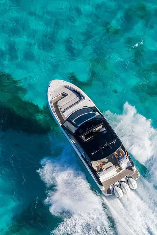 Sea Ray 370 Sundancer OB 2027 (92)