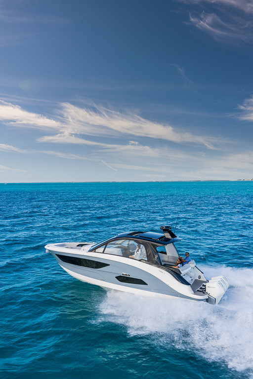 Sea Ray 370 Sundancer OB 2027 (93)